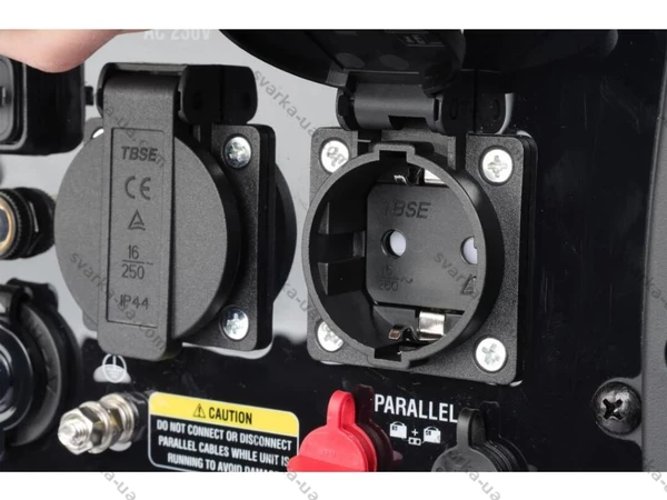 Фото 17 - Генератор інверторний Ultimatron ULT-3300-EU 3 кВт